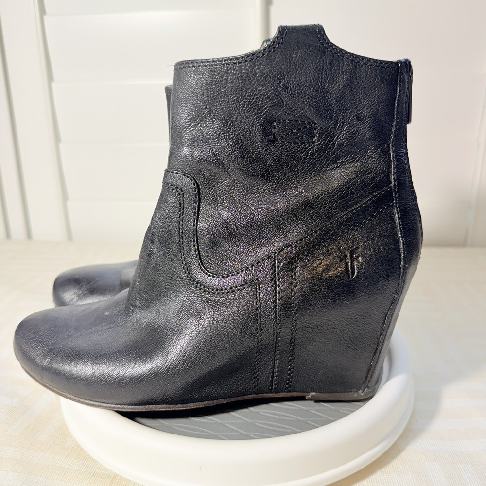 Frye Women's Size 6 Carson Black Leather Closed Toe‎ Wedge Ankle Boots Booties